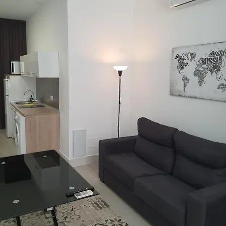 Hermoso Piso A 3 Min De La Estacion De Bus Y Tren Ave Apartment Malaga