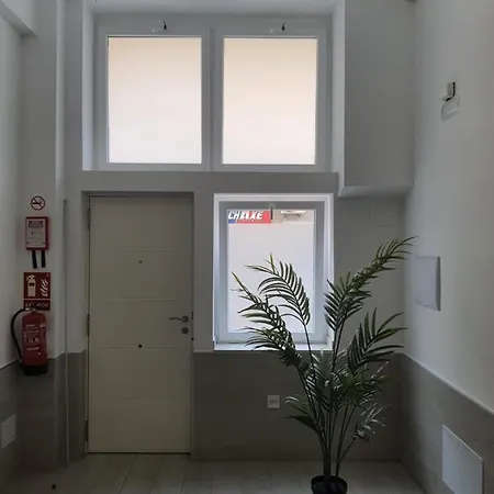 Hermoso Piso A 3 Min De La Estacion De Bus Y Tren Ave *