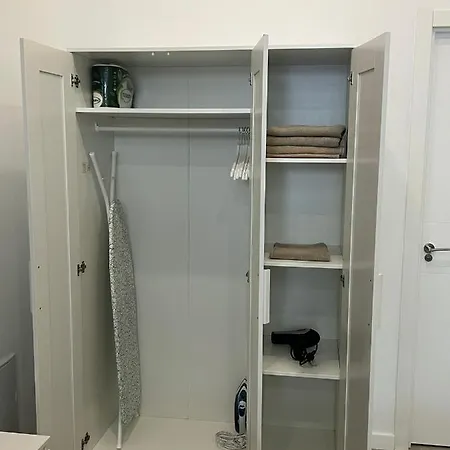 Hermoso Piso A 3 Min De La Estacion De Bus Y Tren Ave Apartment