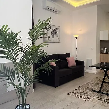 Apartment Hermoso Piso A 3 Min De La Estacion De Bus Y Tren Ave