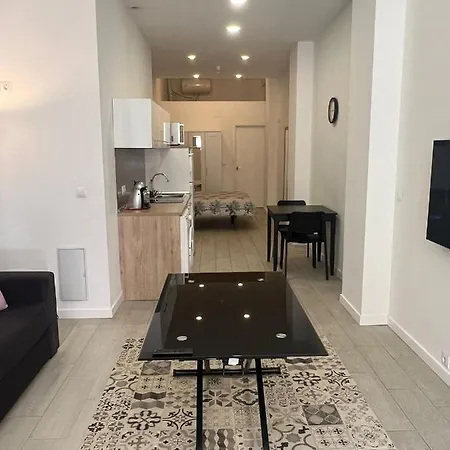 Hermoso Piso A 3 Min De La Estacion De Bus Y Tren Ave Apartment Malaga