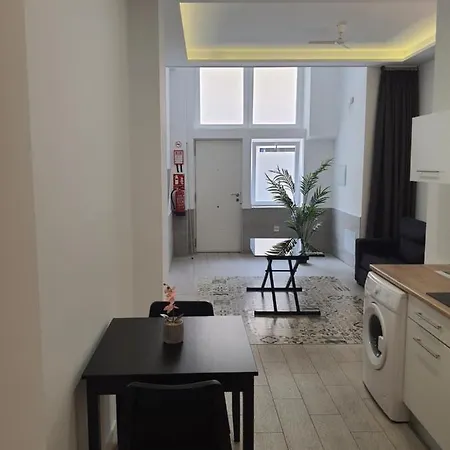 아파트 Hermoso Piso A 3 Min De La Estacion De Bus Y Tren Ave